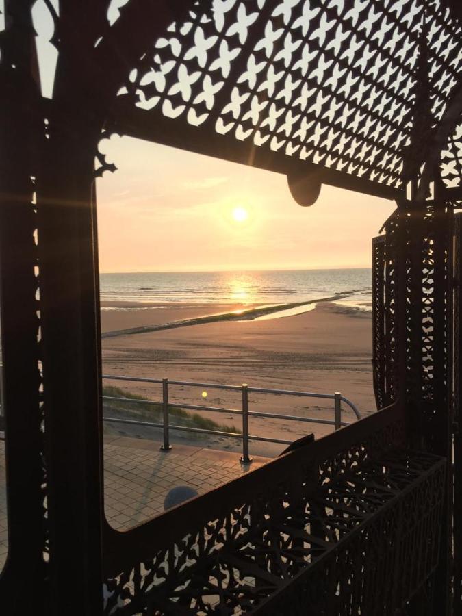 Beachstudio Westende With Sea View 米德尔克尔克 外观 照片